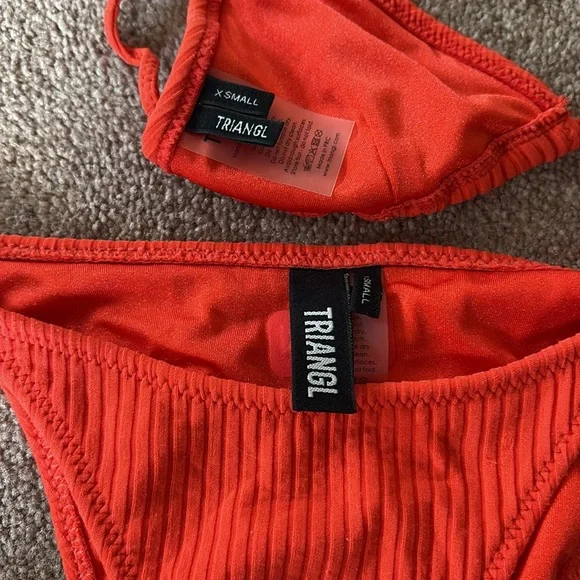 Triangle bikini size XS GUC - Picture 2 of 6